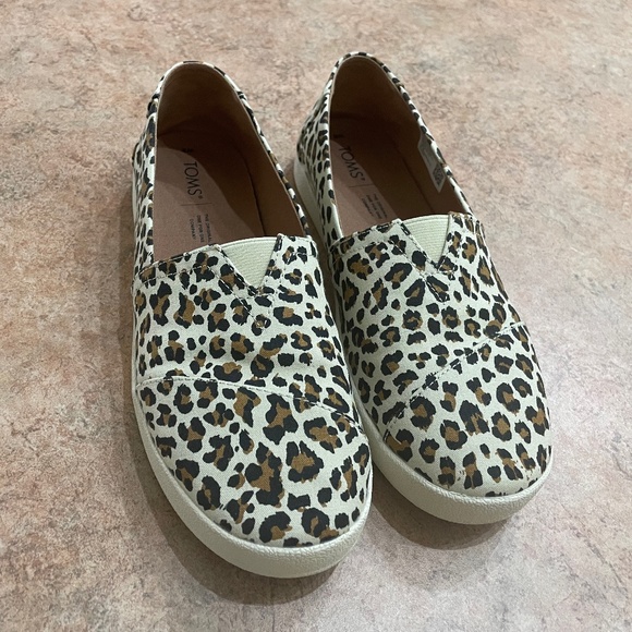Toms Shoes - New Leopard Toms size 9